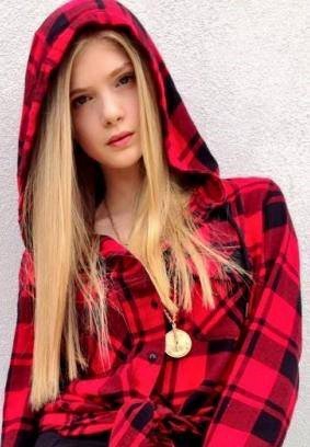 Elena Kampouris Profile Dp Pics