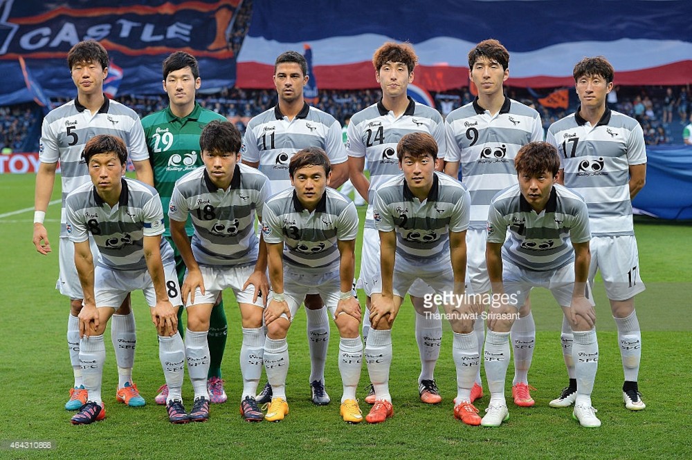 파일:external/media.gettyimages.com/seongnam-fc-team-poses-during-the-asian-champions-league-match-and-picture-id464310868?.jpg