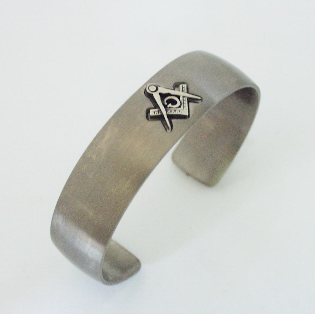 mens titanium ring size 16