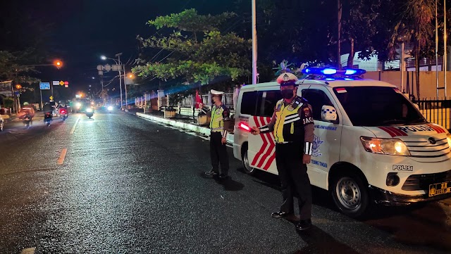 Blue Light Patroll Satlantas Polres Tebing Tinggi Sampaikan Tertib Lalin dan Disiplin Prokes