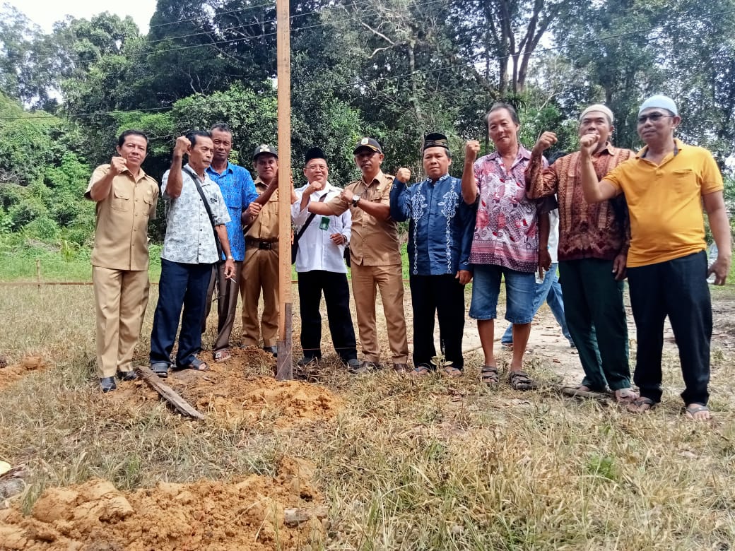 Muslim di Desa Kumang Jaya Senang Masjid Dibangun 