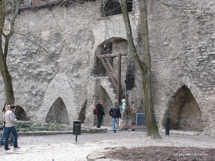 Четыре часа по улицам старого Таллина… (Фото)
