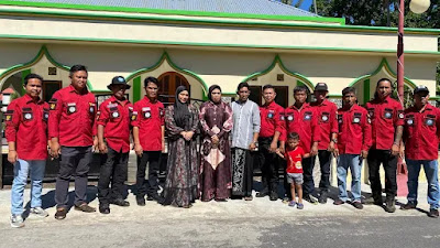 Bukti Toleransi, Pendeta Pimpin Panji Yosua Jaga Sholat Idul Fitri Masjid Al-Muttaqin Minanga