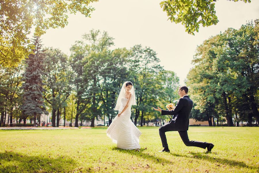 Fotógrafo de casamento Anna Averina (averinafoto). Foto de 12 de março 2015