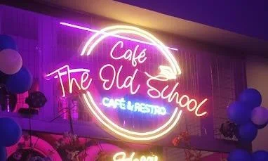 Cafe The Old School