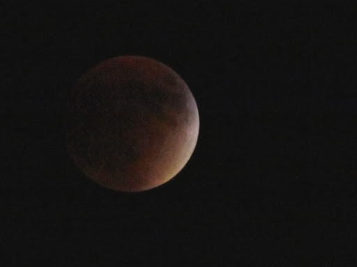 TotalLunarEclipse-3-2015-10-7-19-09.jpg