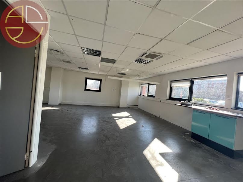 Location  locaux professionnels  243 m² à Toulouse (31000), 2 557 €