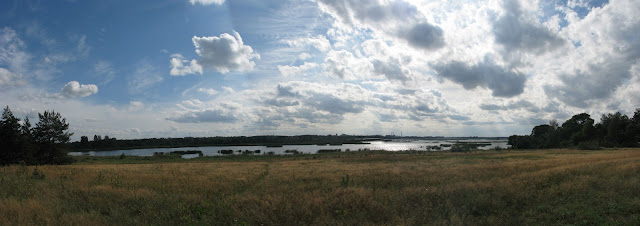 Panorama s rigou v pozadi (klikni)