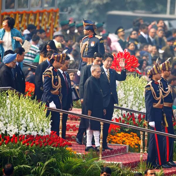 Minutes before the parade began, the Prime Minister, Defence Minister A K Antony and chiefs of army, navy and air force laid wreaths at 'Amar Jawan Jyoti', the war memorial at the India Gate where an eternal flame burns in memory of those who laid down their lives defending the frontiers of the nation.