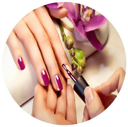 London Nails Club logo