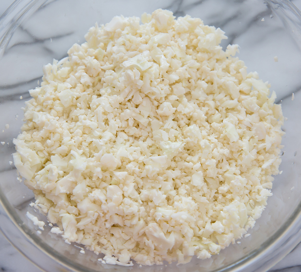 photo of finely chopped cauliflower in a bowl