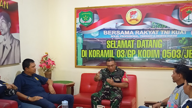 Jalin Sinergitas, Danramil 03/Grogol Petamburan Mayor Inf Manatap Rajagukguk, S.E., M.H., M.M., Menerima Audiensi Ketum Relawan Antar Generasi dan FKDM Kelurahan Palmerah