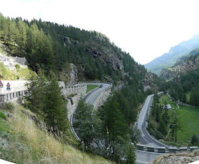 tornanti in Valtournenche