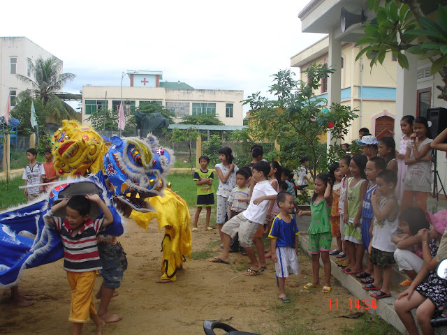 Chương Trình Đêm Hội Trăng Rằm Năm 2011 DSC00025