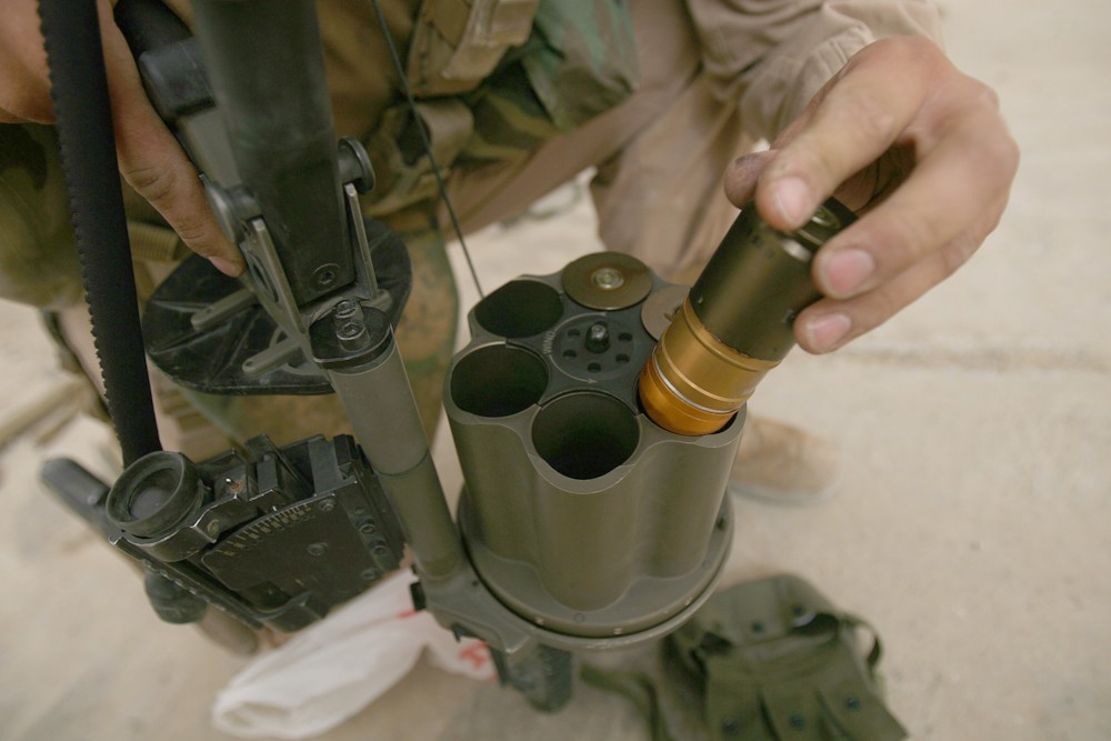 파일:external/upload.wikimedia.org/M32_Grenade_Loading.jpg