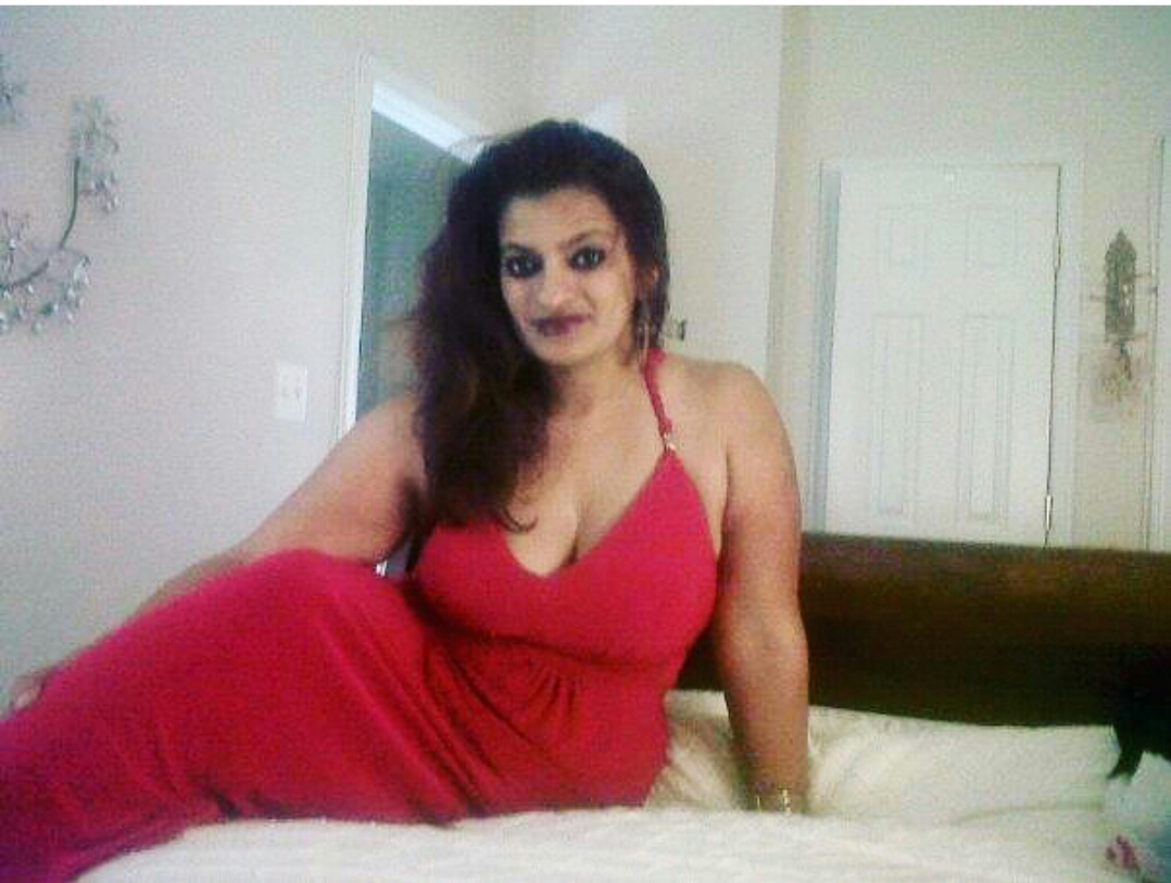 Beautiful Hot and Sexy Indian Housewife Shilpa Singha pic