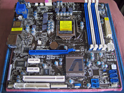 ASRock製 MicroATXマザーボード　H67M-GE/THW　LGA1155