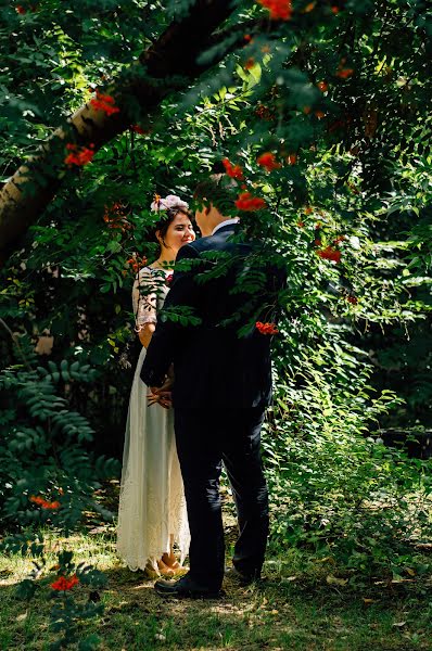 Fotógrafo de casamento Vladimir Smetnev (smetnev). Foto de 9 de março 2018