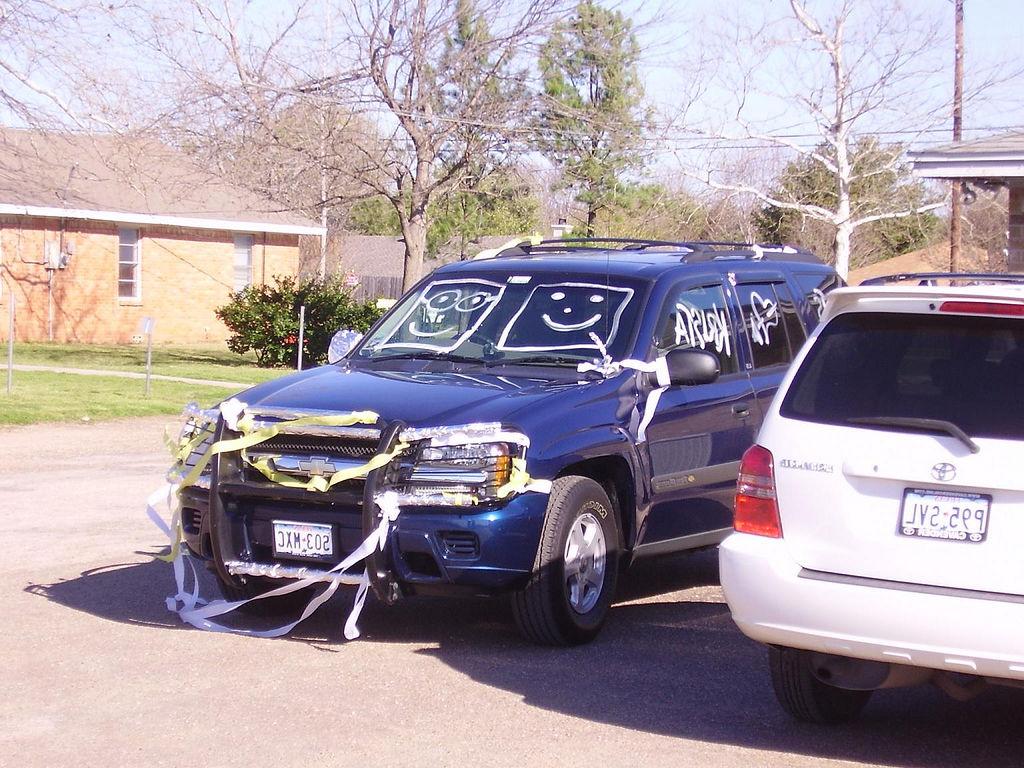 wedding blue streamers