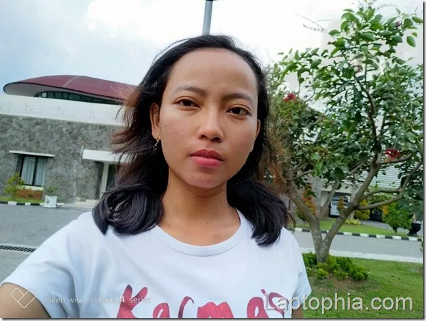 Hasil Foto Kamera Asus Zenfone 4 Selfie Pro ZD552KL