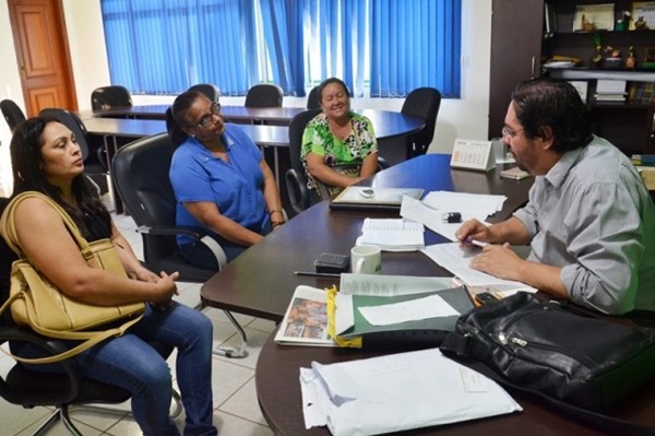 Prefeito recebe demandas dos Produtores da Comunidade de Pindaíval