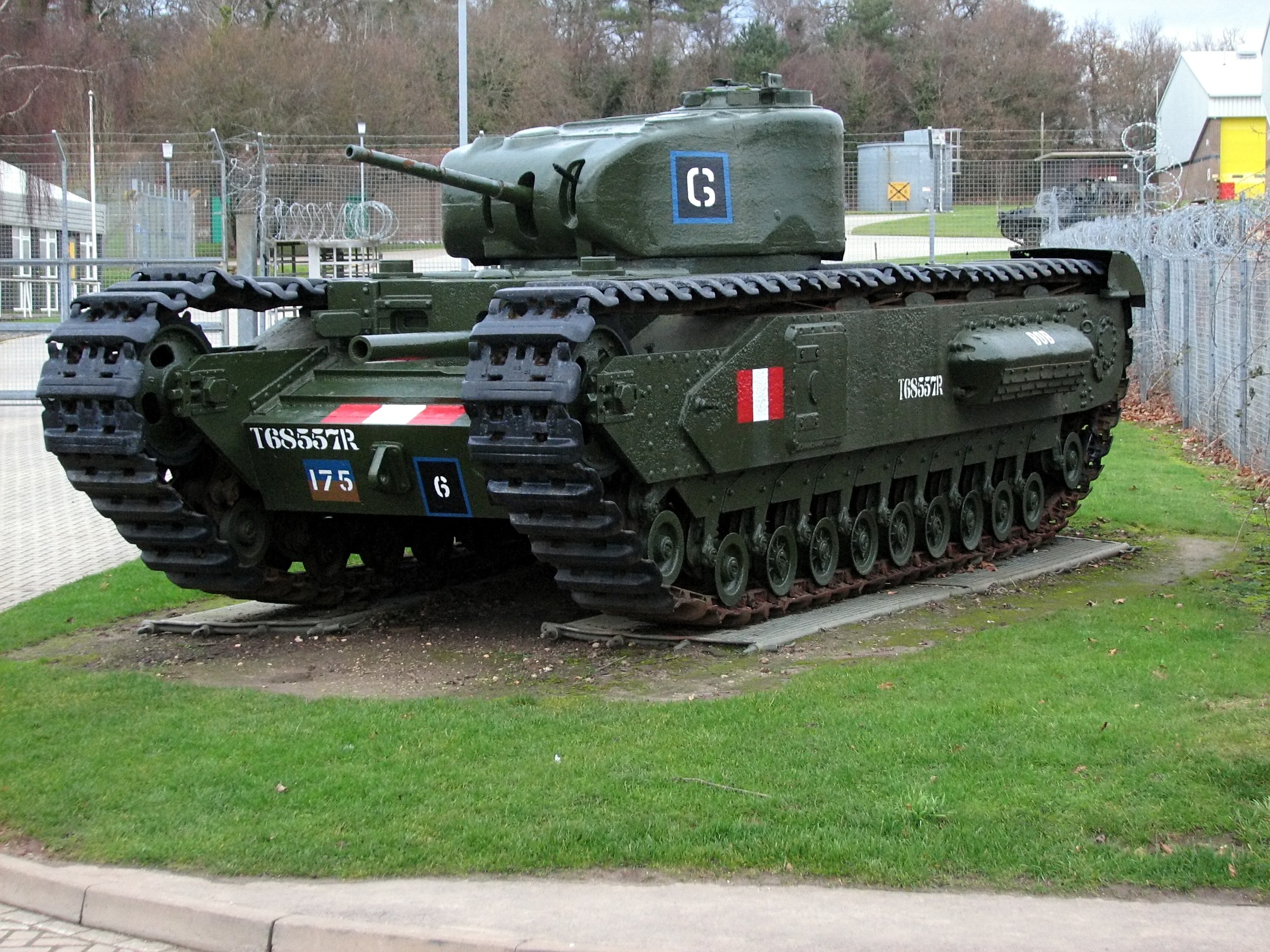 파일:external/upload.wikimedia.org/Bovington_094_Churchill_I_1.jpg