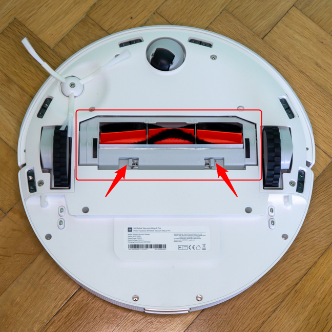 メインブラシへのアクセスと取り外しは簡単です