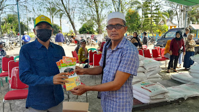 Kelompok Tani Ternak Nusantara Mengucapkan Terimakasih Kepada Kepala Desa Wajok Hulu Atas Bantuan Yang Telah Diberikan