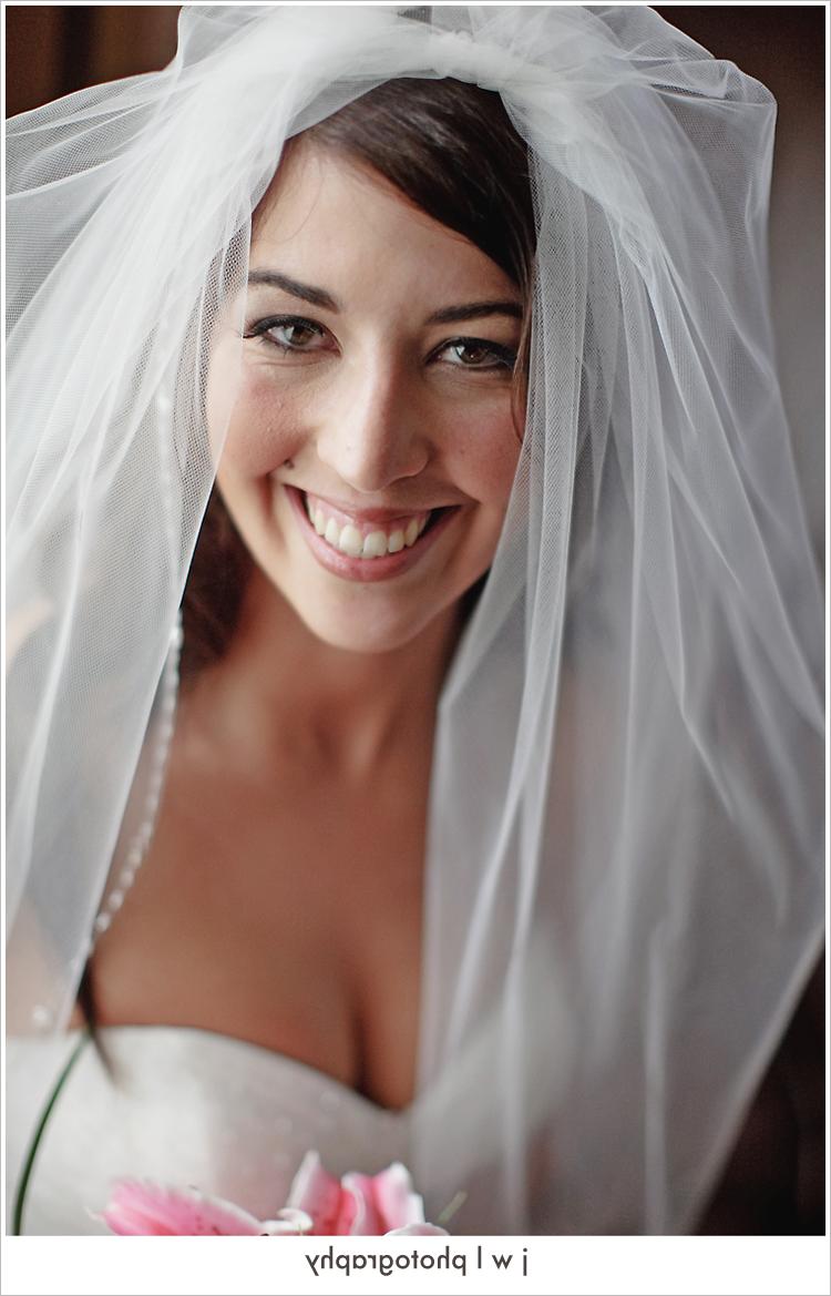 What a gorgeous bride.