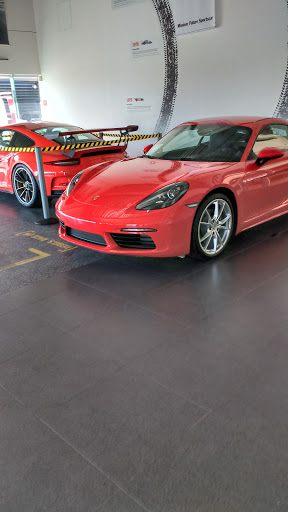 Porsche Cancún, Avenida Colosio S/N Lote 20, SM. 14-A, 77500 Cancún, Q.R., México, Concesionario de autos | QROO