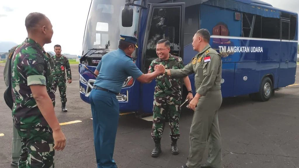 Kunjungan rombongan staf IPC ke Lanudal Manado tersebut dalam rangka melaksanakan Site Survey terhadap fasilitas pendukung maintenance bagi Pesawat Udara militer di sekitar Bandara Sam Ratulangi Manado untuk persiapan kegiatan latihan bersama antara TNI AU dan Royal Australia Air Force. (Foto istimewa)