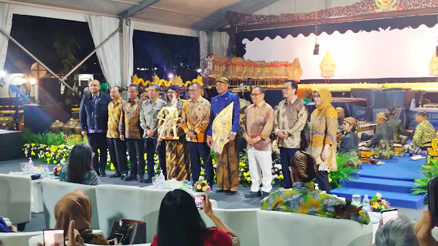 Dukung Pelestarian Seni Budaya, Danramil 03/Grogol Petamburan Mayor Inf Manatap Rajagukguk Bersama Tiga Pilar Kecamatan Palmerah Hadiri Pagelaran Wayang Kulit HUT Ke-12 PT. Pupuk Indonesia