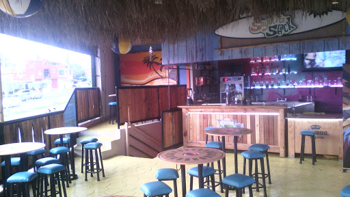 Tiki Bar & Grill, Av. José González Carnicerito 33, El Pipon, 47650 Tepatitlán de Morelos, Jal., México, Bar | JAL