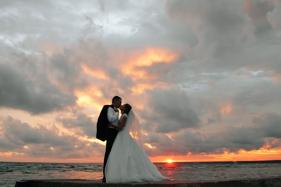 Fotógrafo de casamento Irina Selezneva (remeslove). Foto de 26 de dezembro 2023