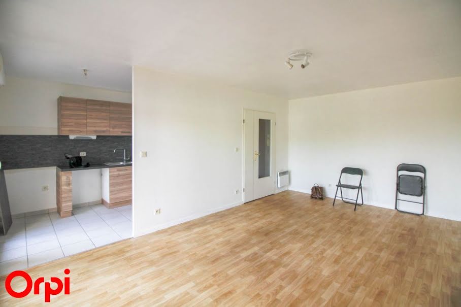 Location  appartement 1 pièce 44 m² à Cergy (95000), 838 €