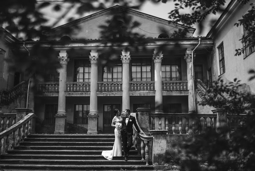 Fotógrafo de bodas Nazariy Slyusarchuk (photofanatix). Foto del 22 de junio 2019