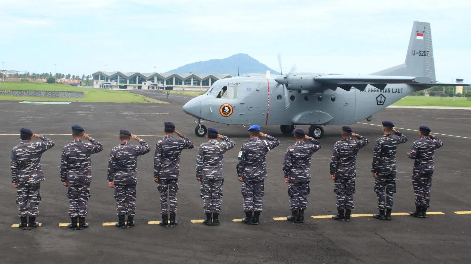 Lanudal Manado sebagai salah satu Pangkalan udara jajaran Puspenerbal di wilayah tengah Indonesia memiliki Fungsi 5R Pangkalan yaitu Rebase, Repair, Replenishment, Rest dan Recreation bagi unsur-unsur dan crew Pesawat udara. (Foto istimewa)