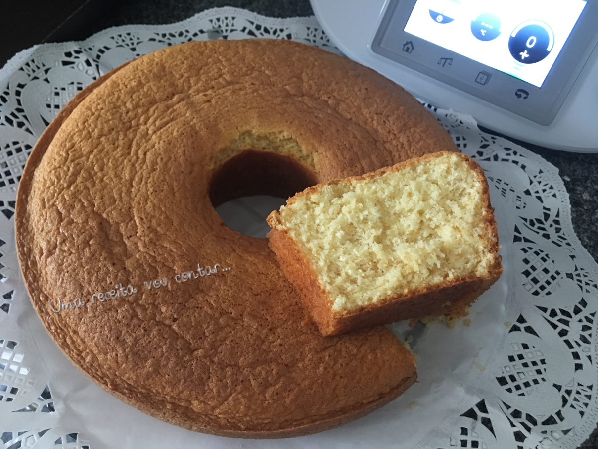 Bolo de aniversário simples – Uma receita vou contar…