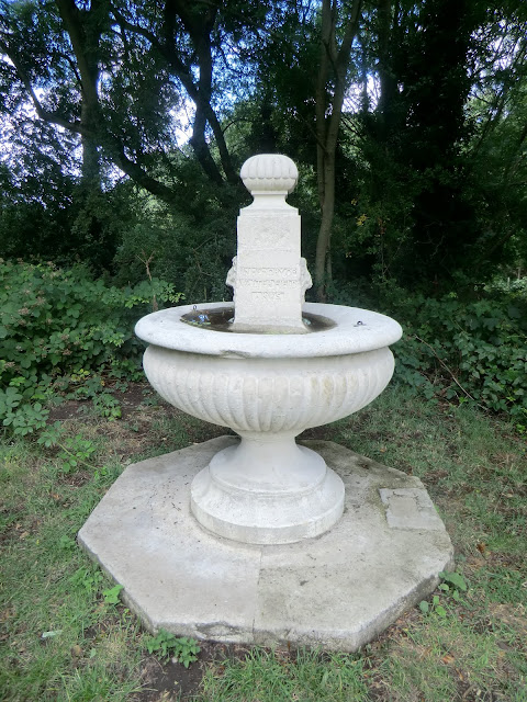 CIMG9273 Memorial Fountain, Hampstead Heath Extension