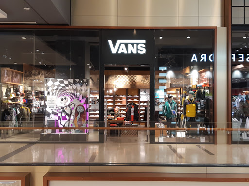 vans store verona