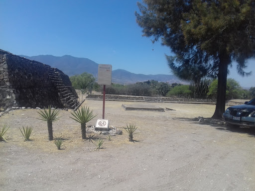 Antigua Fábrica de mezcal Pensamiento, 70400, Internacional Cristóbal Colón 1, Francisco Irigoyen, Tlacolula de Matamoros, Oax., México, Lugar de culto | OAX