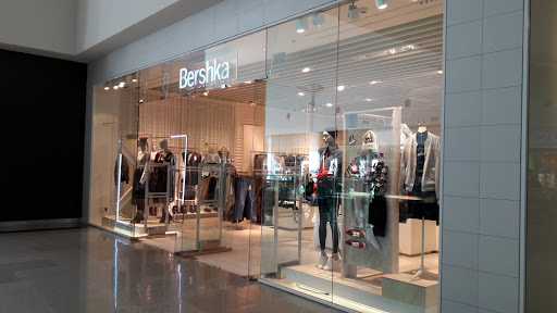 Bershka San Luis Potosi, Calle Antonio Rocha Cordero No. 700, Col Lomas del Tecnológico, 78215 Mexico, S.L.P., México, Tienda de ropa de playa | San Luis Potosí