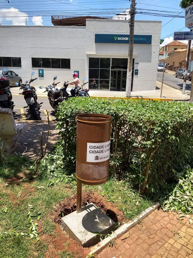 Lixeira instalada em São Manuel