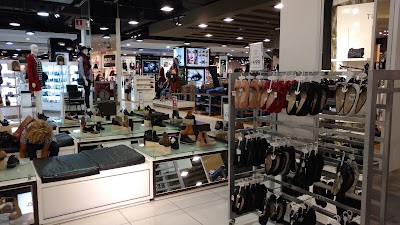 Photos of Falabella Tortugas Open Mall