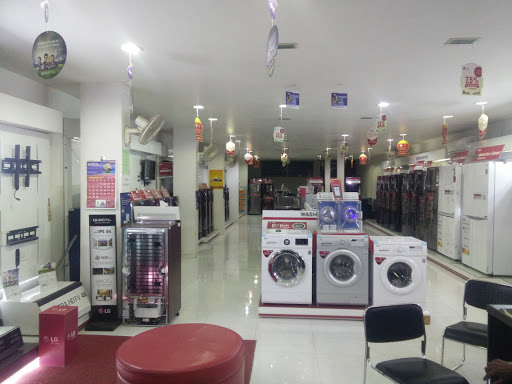 LG Electronics Brand Shop, Neelam Super Market, Neelam House, Mahrshi Arvind Marg, Gobri Road, Palanpur, Gujarat 385001, India, Electronics_Retail_and_Repair_Shop, state GJ