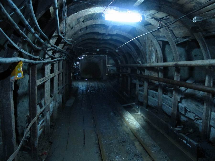 тау тона шахта. подземные карьеры. шахты под землей. 300 метров под землей. тоннели под сахарой.