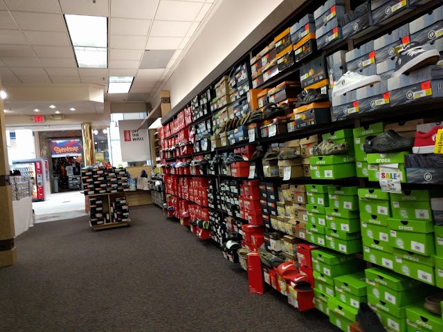 Cross Creek Mall