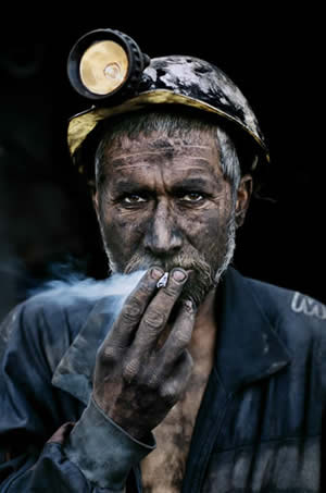 파일:external/cleantechnica.com/coal-miner.jpg