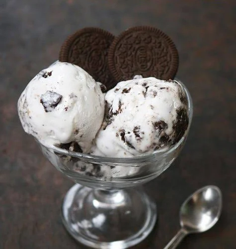 Vanilla Ice Cream With Oreo Bisccuit 150ML