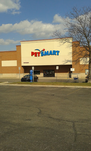 Pet Supply Store «PetSmart», reviews and photos, 5650 Mercury Dr, Dearborn, MI 48126, USA